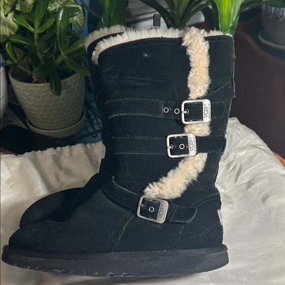 UGG Maddi Black Suede Winter Boots with Fur Trim - Picture 1 of 11